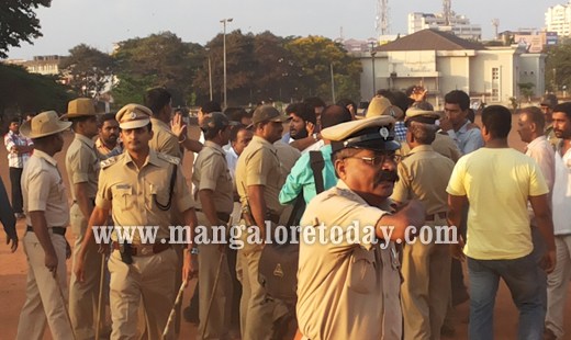 Suvarna News Mega Fight in Mangalore